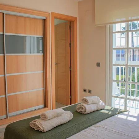 Townhouse New Golden Mile Bel Air - Eaw Homes 펜션 에스테포나